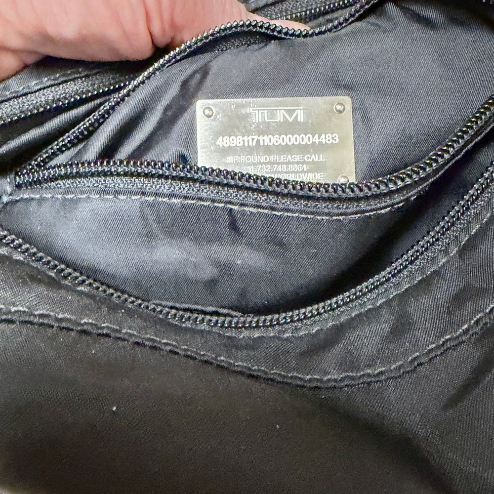 Tumi Voyageur Black Nylon Crossbody Travel Organizer Bag Adjustable Strap - Picture 7 of 12